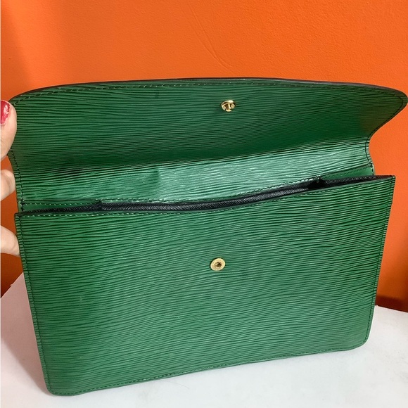 Large Louis Vuitton Epi Leather Clutch - Picture 6 of 11